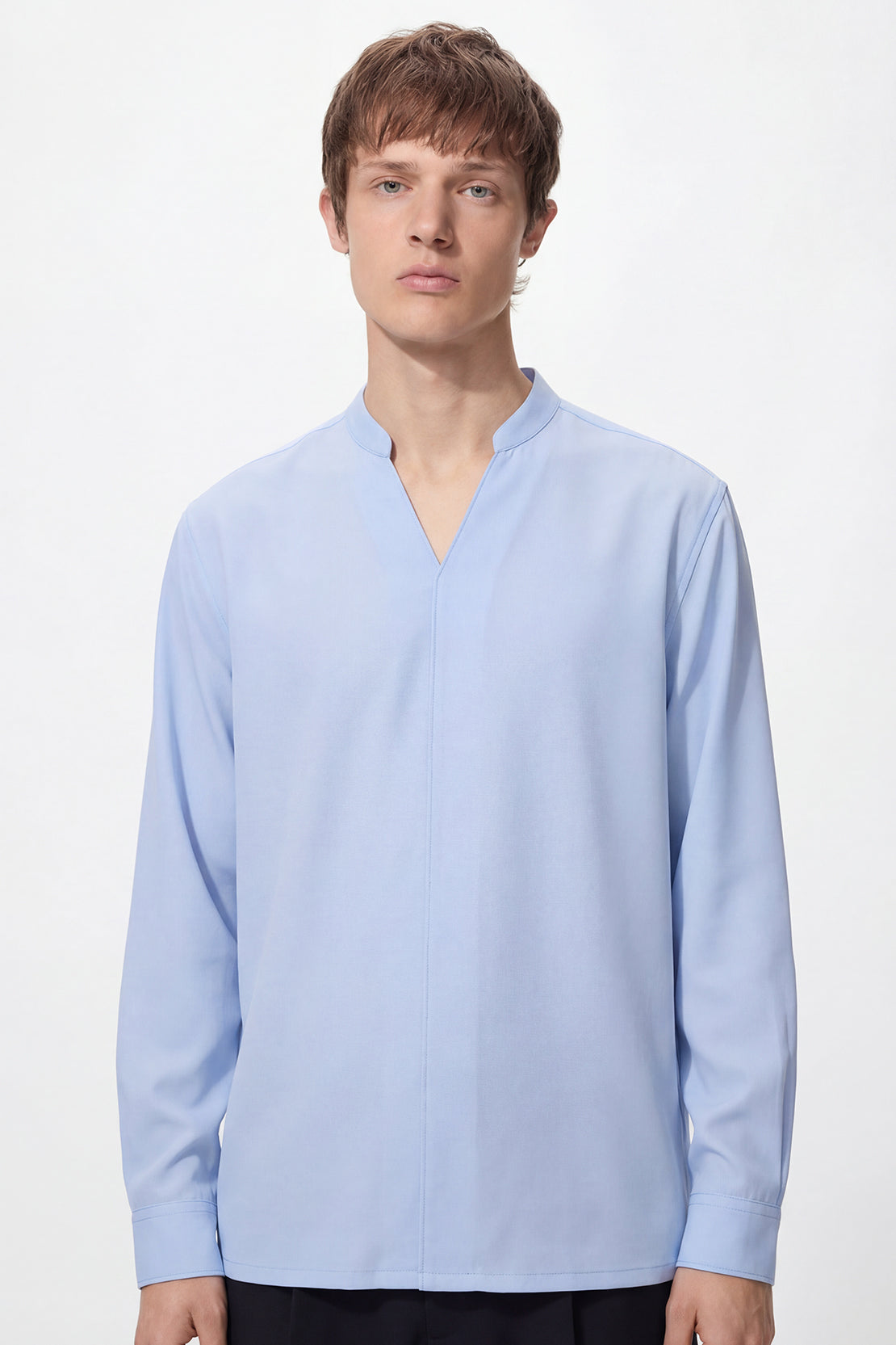 KOKO Pure-Ease Structured V-Neck Shirt – soft Blue & Black