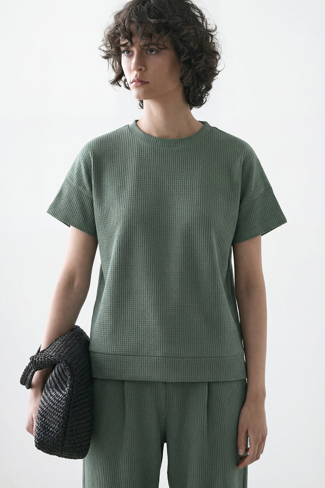 KOKO Structured knit Relaxed Crew Top – Olive & Black