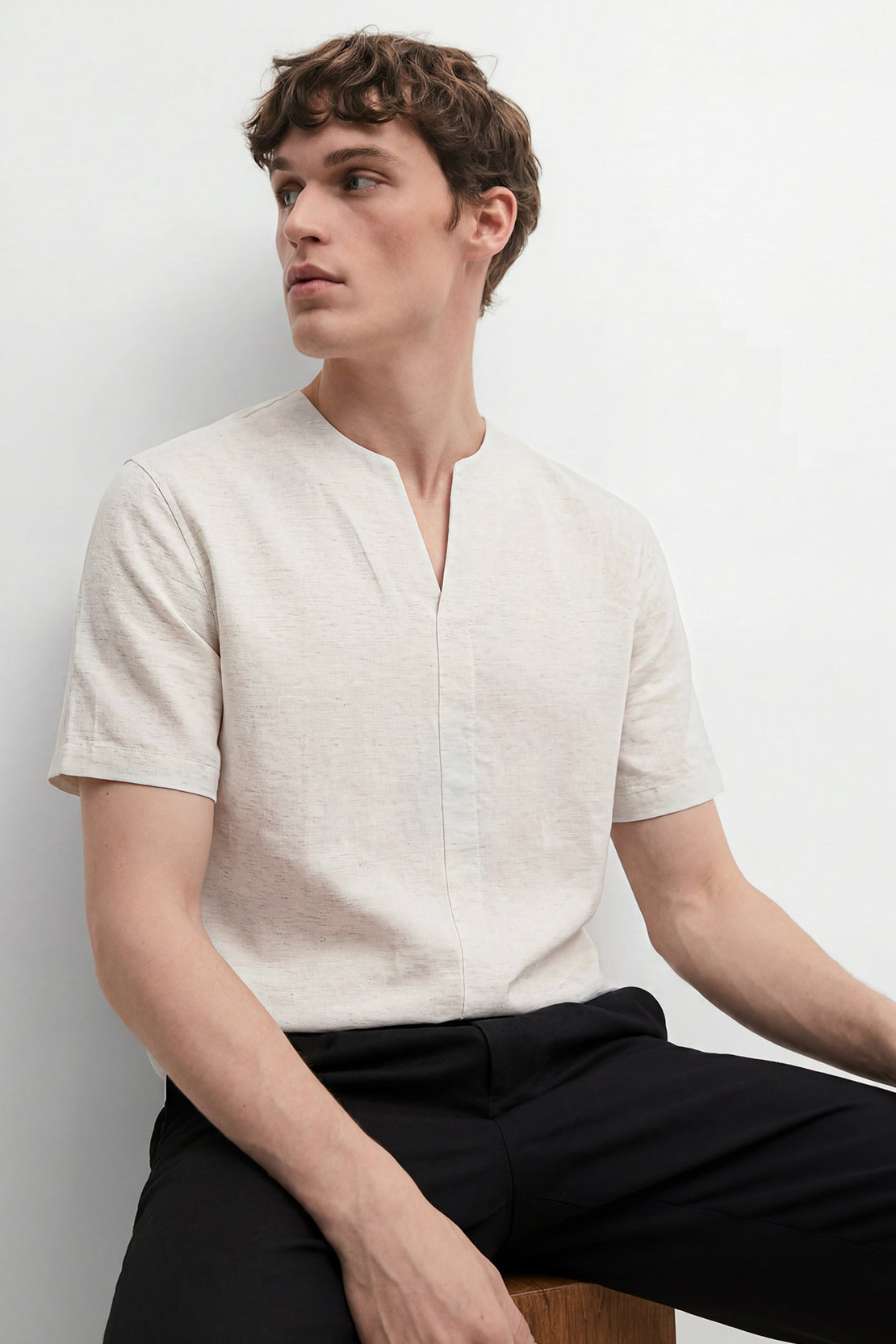 KOKO Air Linen V-Neck T-Shirt – Light Beige