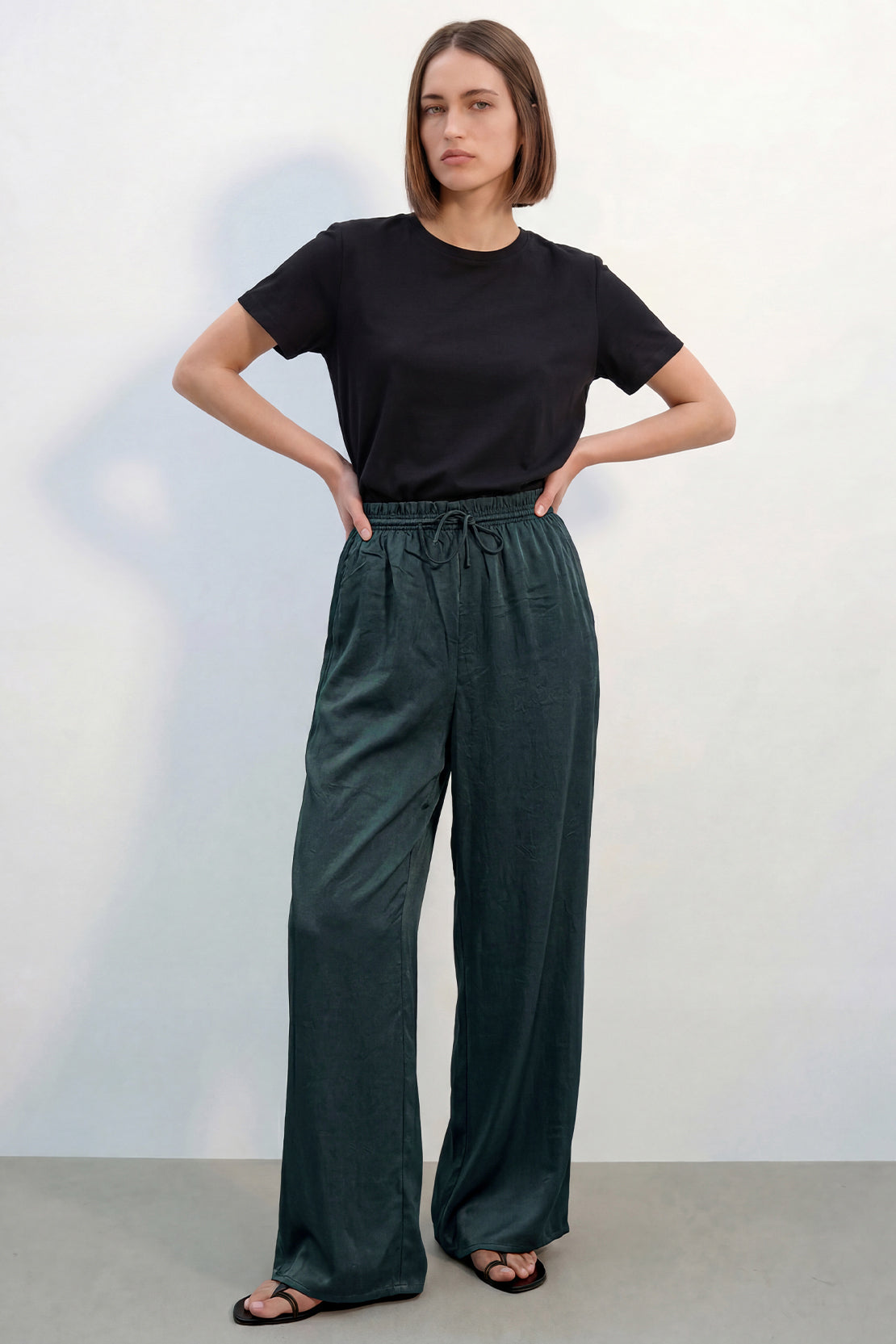 KOKO Structured Silk Wide-Leg Pants – Dark green