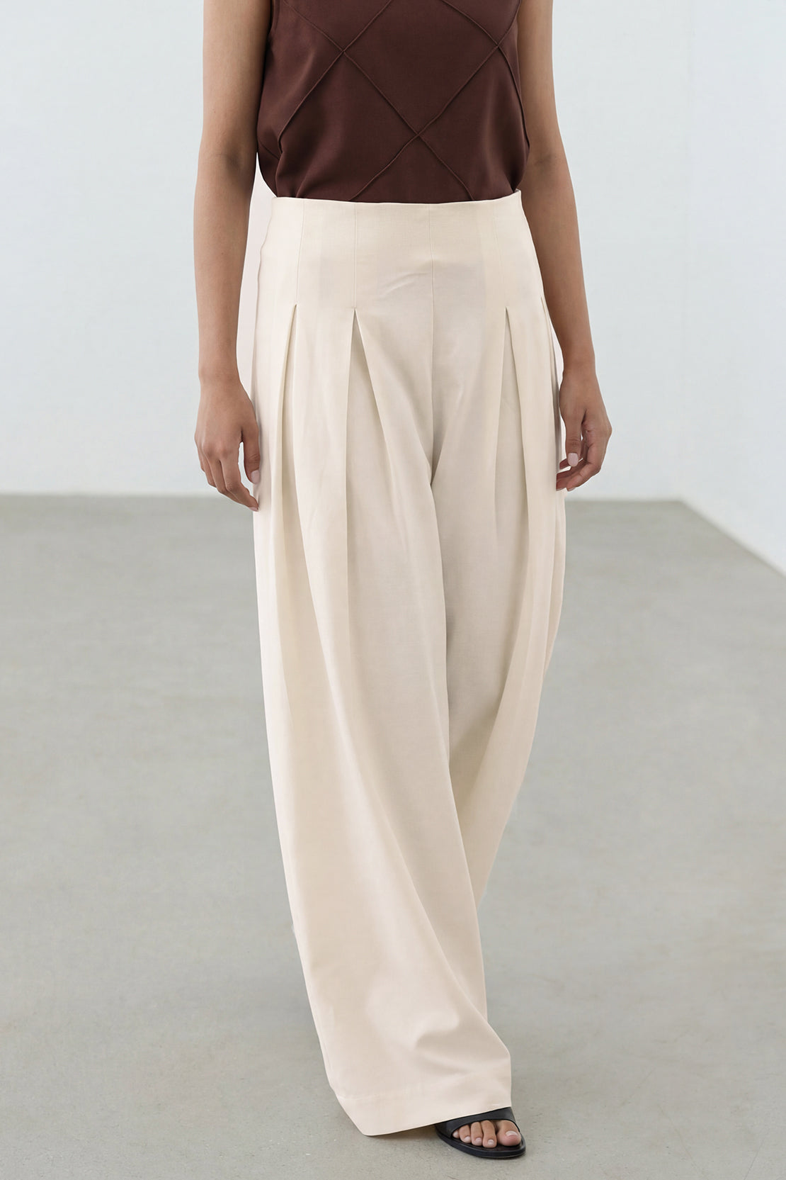 Koko Modal Roma Pleated Wide-Leg Bottom – Off-white