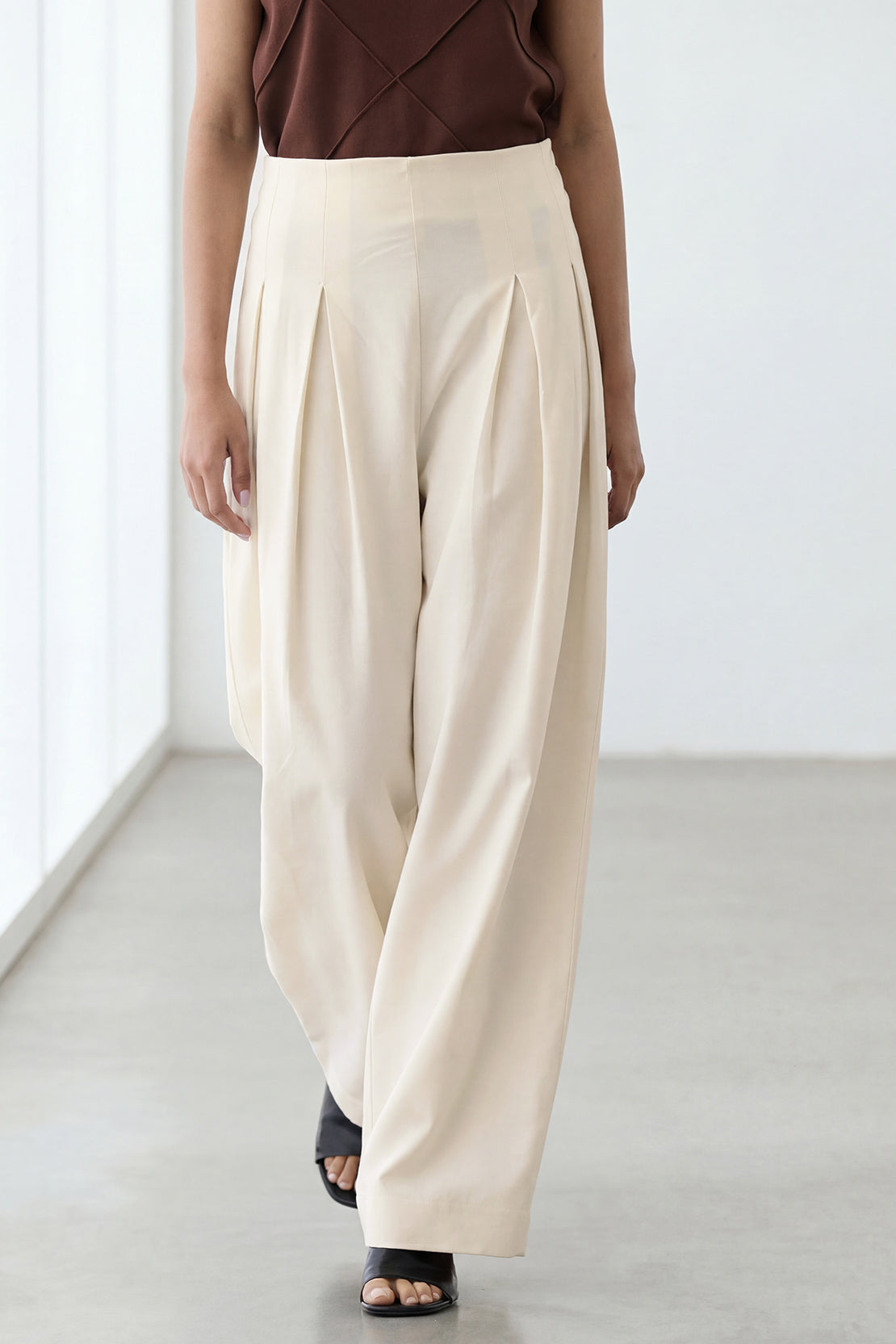 Koko Modal Roma Pleated Wide-Leg Bottom – Off-white