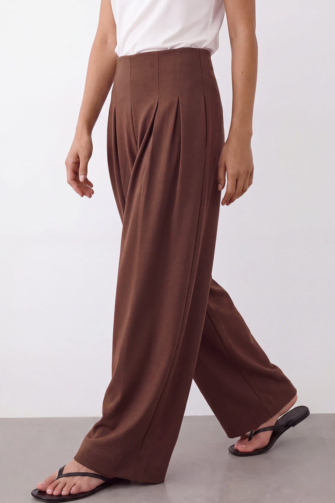 KOKO Weave Move Lite High-Waist Pleated Pants – Brown