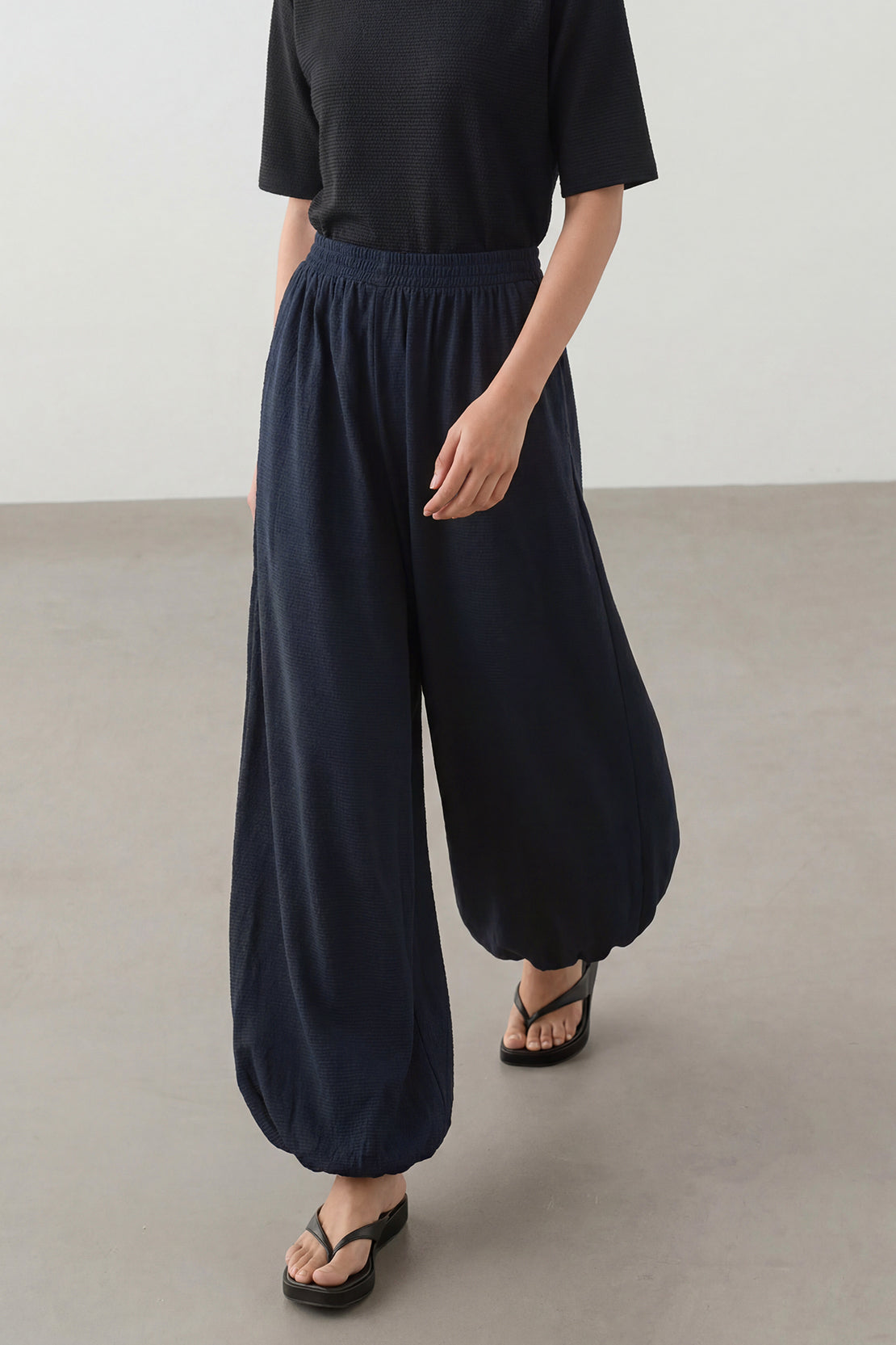KOKO Textured Knit Cuffed Hem Bottom – Dark Navy
