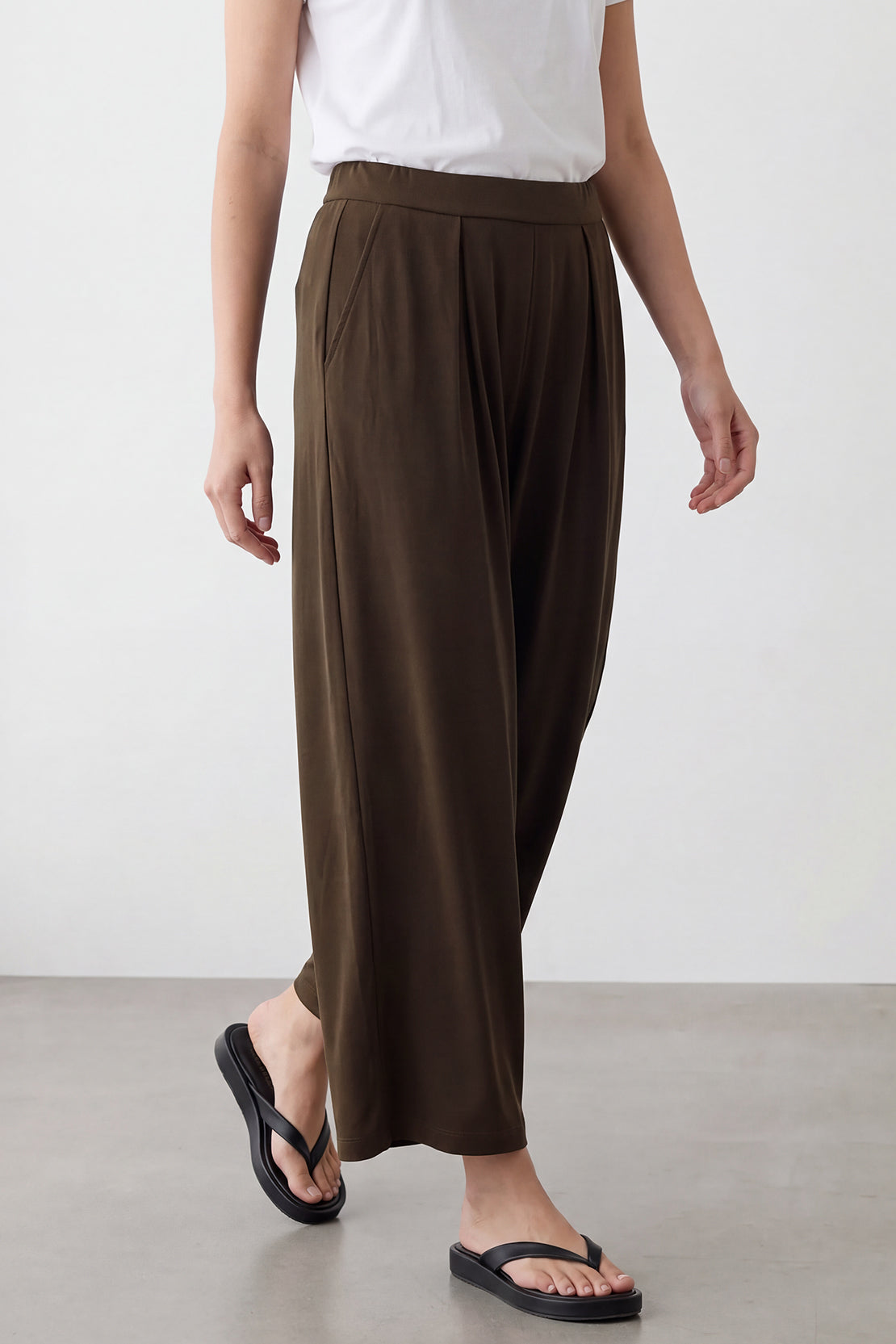 KOKO Silky Muslin Cropped Pants – Taupe