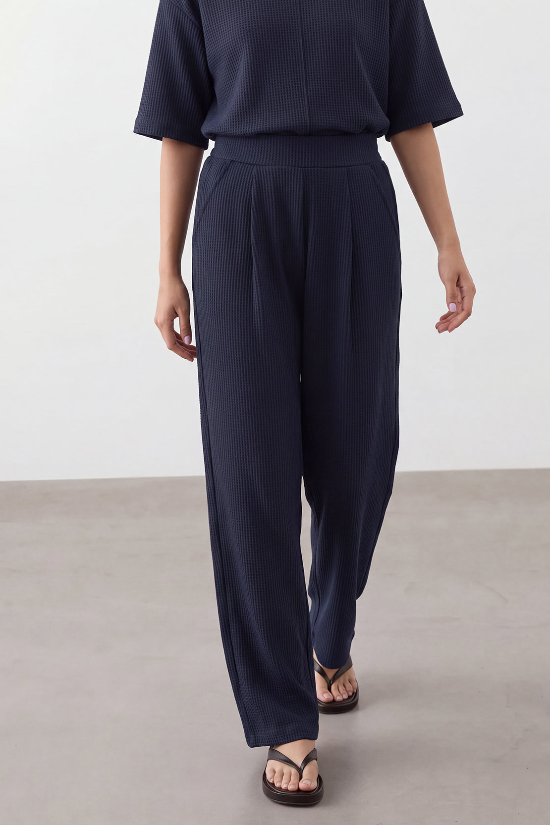 KOKO Structured Knit Pleated Straight Fit Pants – Navy