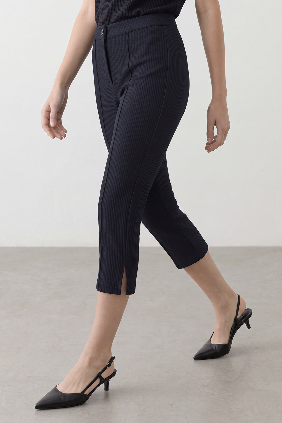 KOKO Structured Knit Capri Pants