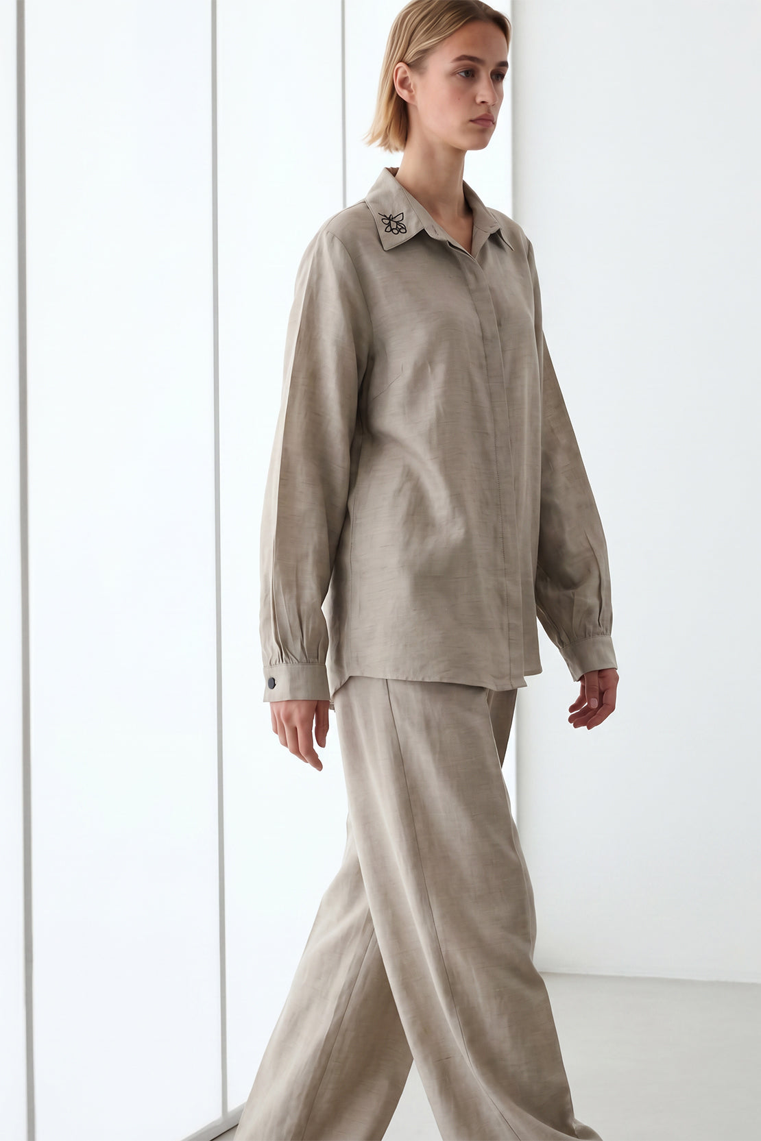 KOKO Light Linen Embroidered Collar Shirt – Olive