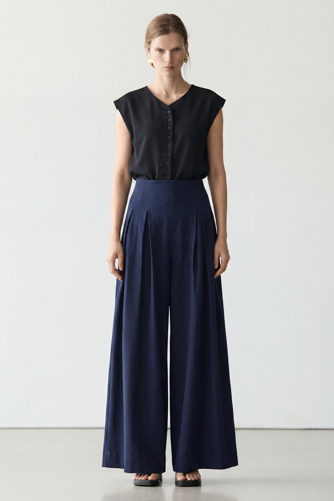 KOKO Modal Roma High-Waist Pleated Trouser – Navy