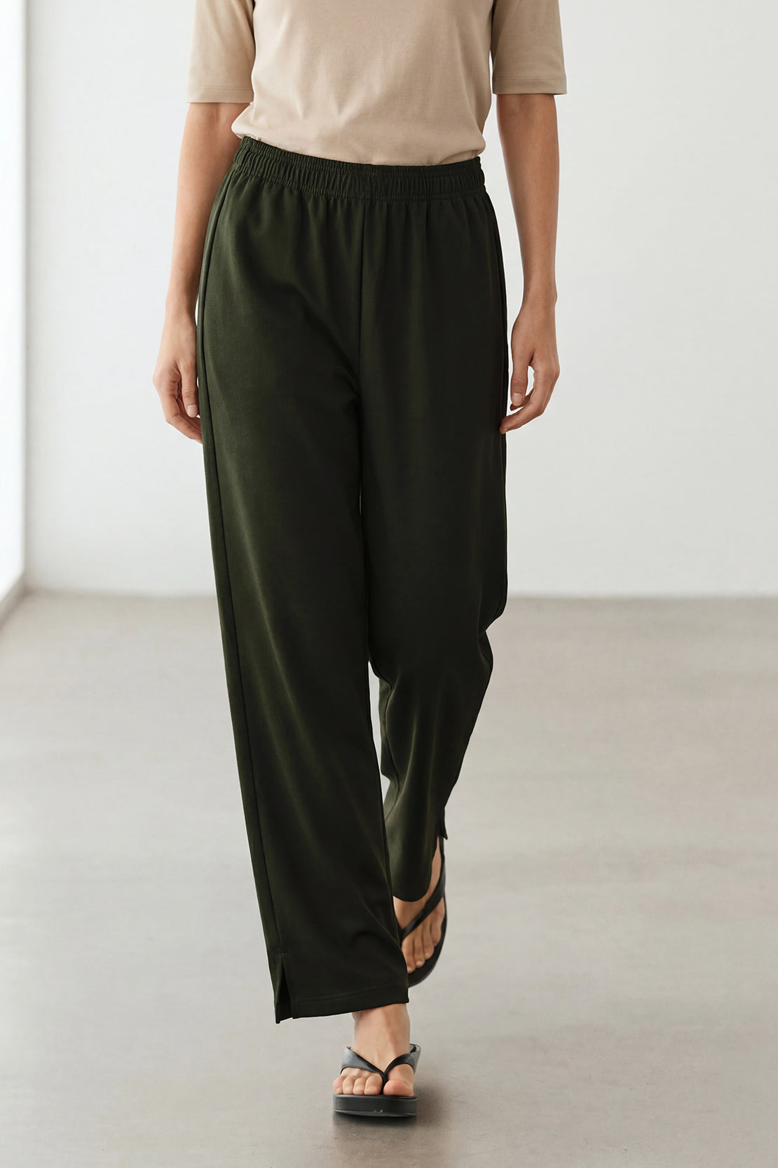 KOKO Modal Blend Relaxed Bottom – Olive