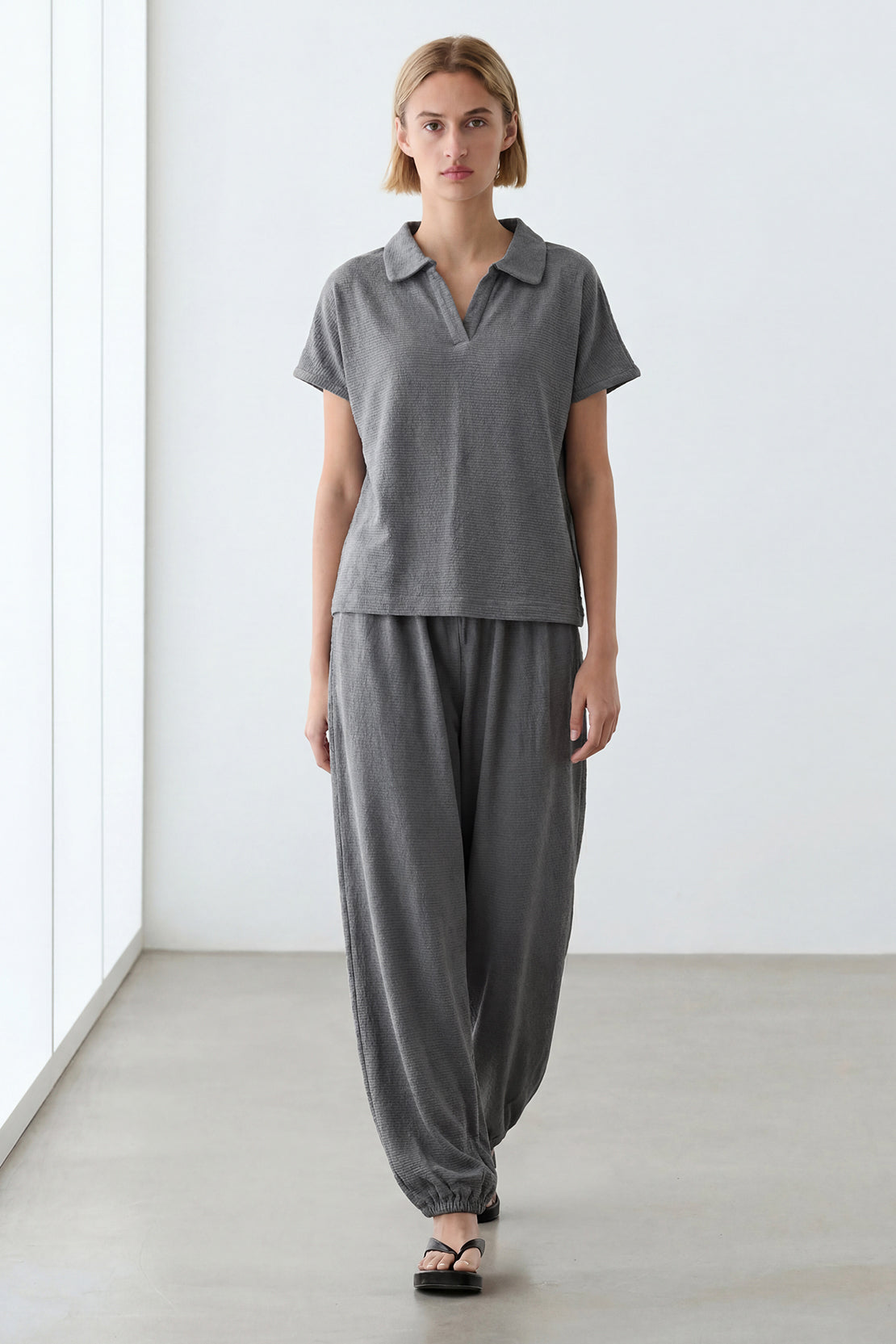 KOKO Textured Knit Cap Sleeve Polo – Dark Grey