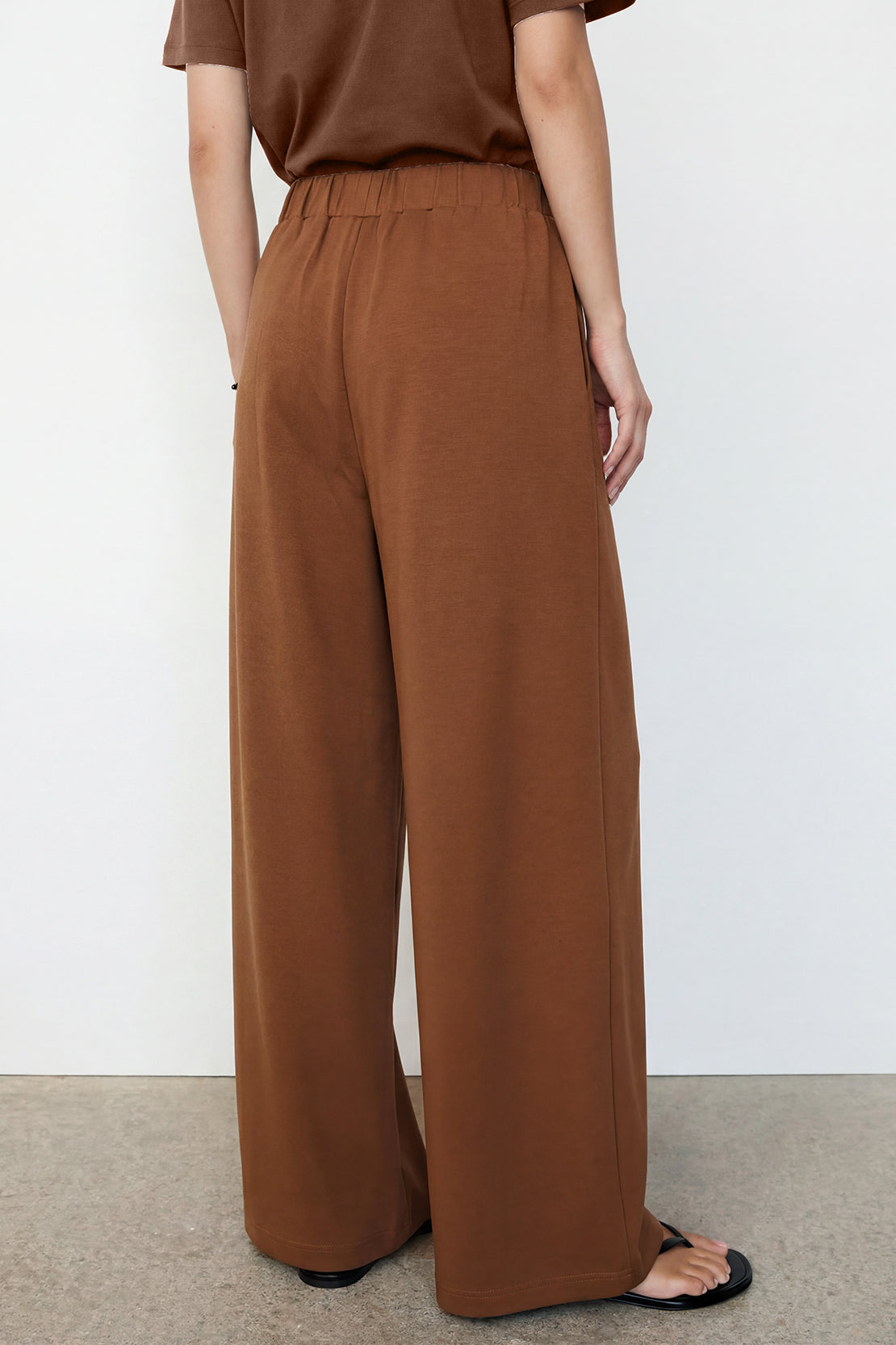 KOKO Modal Blend Pleated Wide-Leg Pants – Caramel
