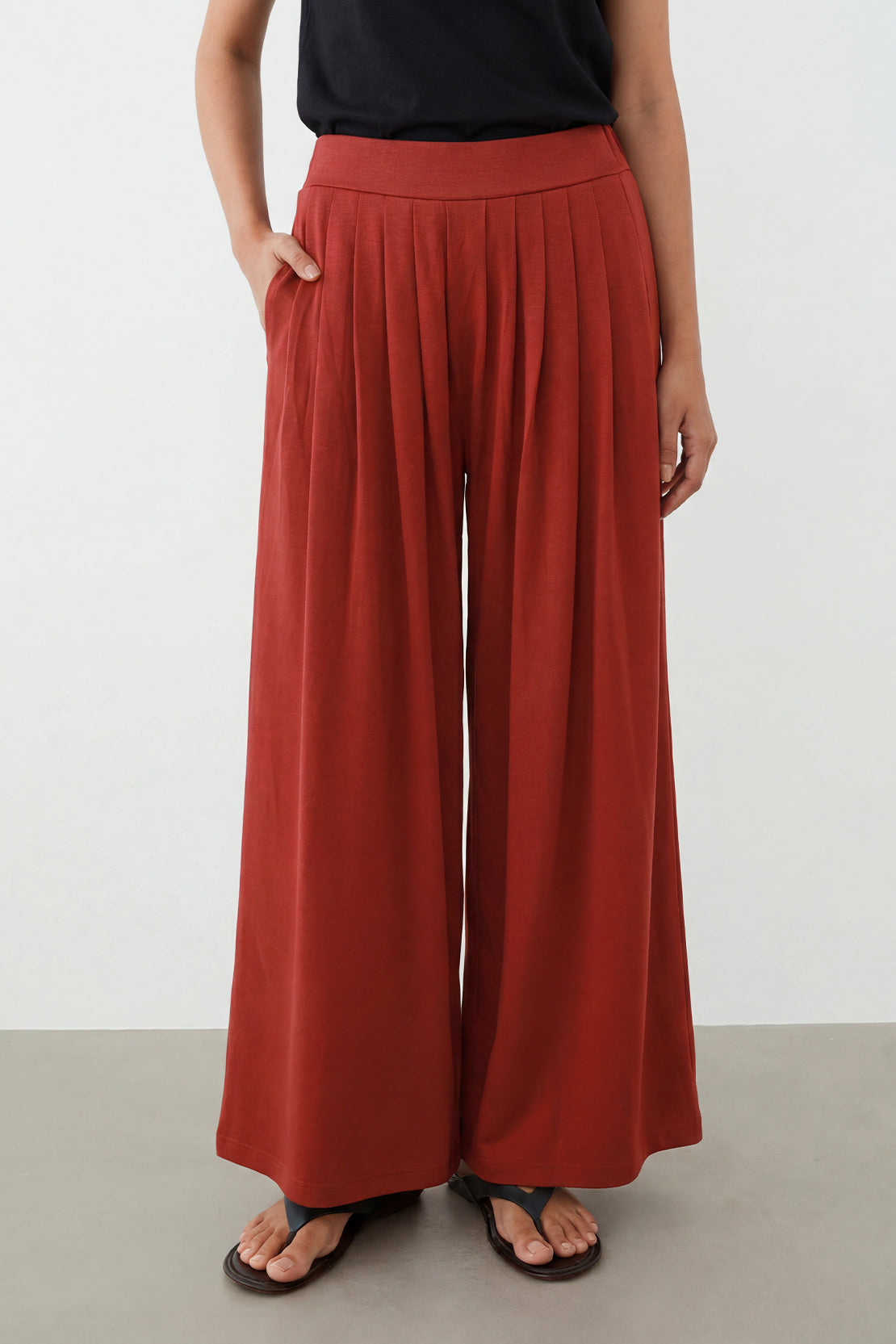 KOKO Modal Blend Pleated Wide-Leg Pants – Rust