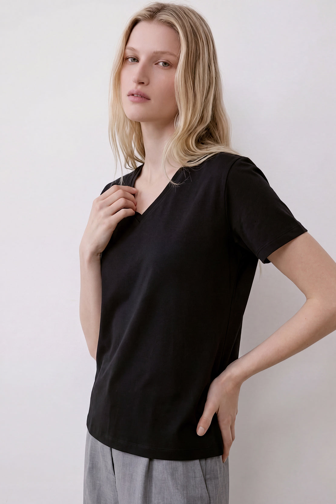 KOKO Sorona Modal V-Neck T-Shirt – Black