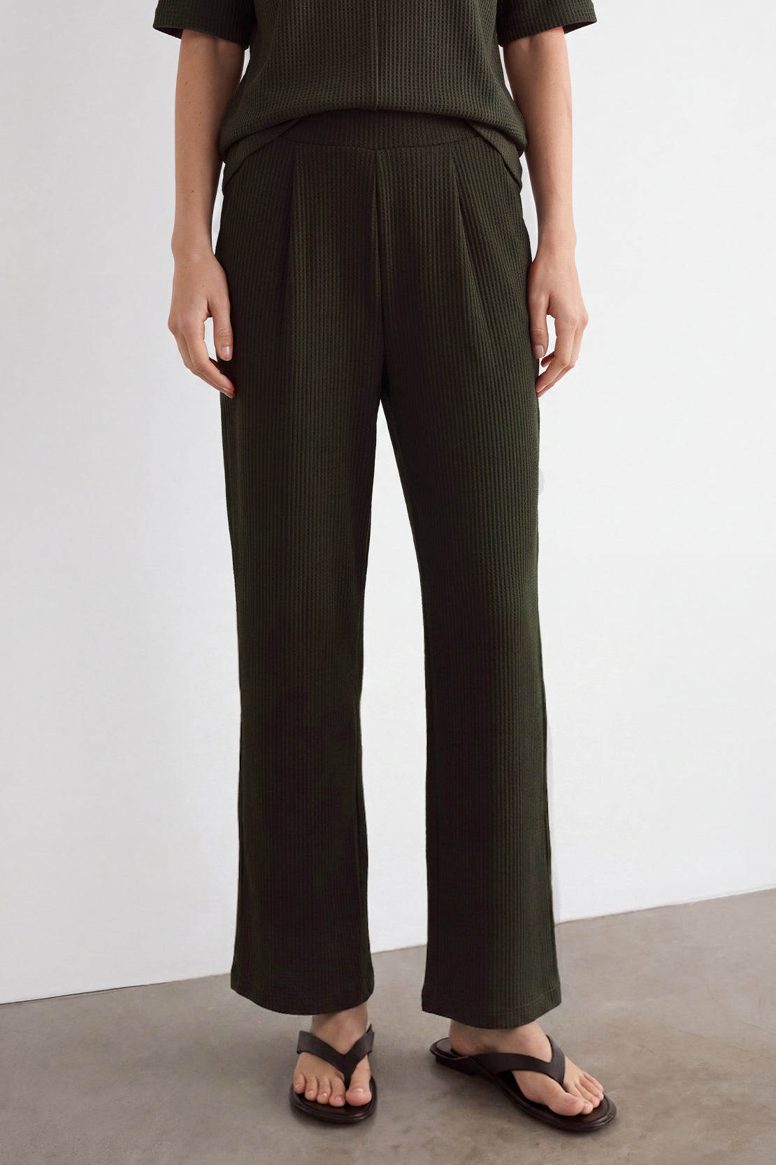 KOKO Structured Knit Pleated Straight Fit Pants – Green
