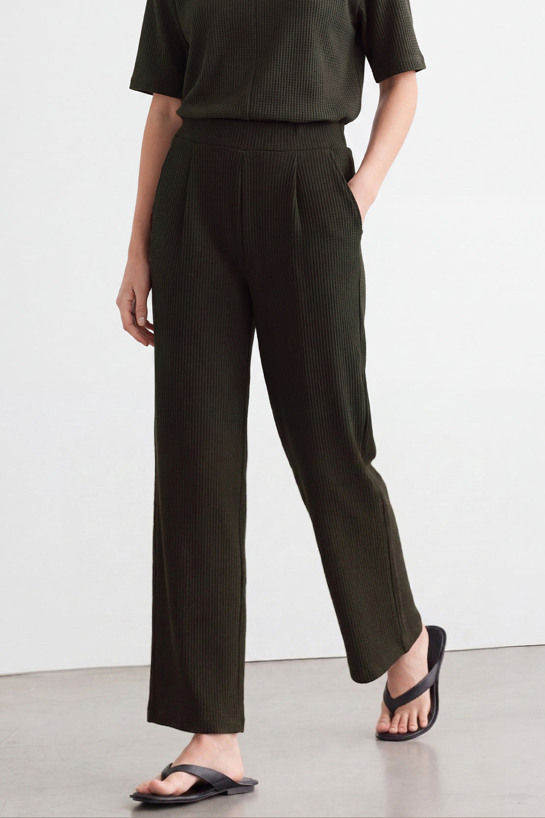 KOKO Structured Knit Pleated Straight Fit Pants – Green