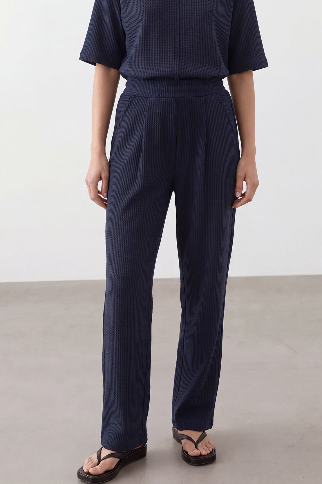 KOKO Structured Knit Pleated Straight Fit Pants – Navy