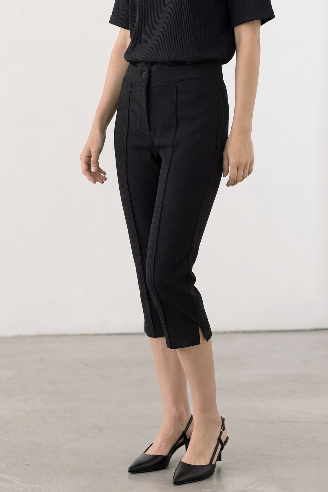 KOKO Structured Knit Capri Pants